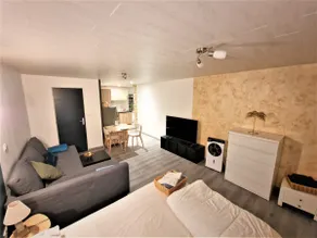Authentic Duplex, Welcoming, Downtown - Image 2