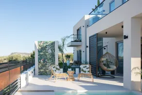 Macaw Luxury Residence, daily housekeeping included! - Image 2