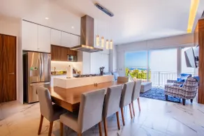 Stylish 2 BR Condo in Romantic Zone - Rooftop Pool - Image 2