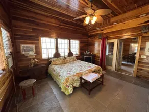 Quiet Lakefront Cabin in Cypress w/ Private Dock - Image 3