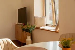 Stylish apartment with kitchen & free parking - Image 3