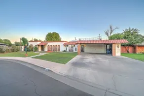 Huge 4,080 SqFt  cul-de-sac Home - Image 2