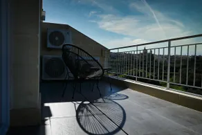 Cliff Edge Apartment in Xaghra - Image 5
