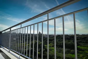 Cliff Edge Apartment in Xaghra - Image 3