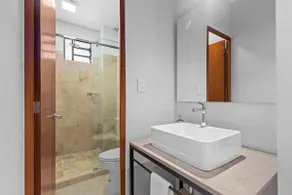 Triple suite with balcony - Image 5