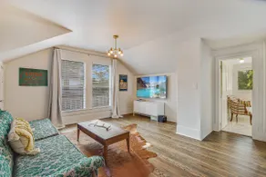 The Retreat on Mills Street-Downtown Smithville - Image 4