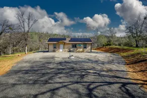 Bear Paw Cabin near Yosemite - Image 2