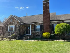 Beautiful 3 Bedroom Craftsman - Image 2