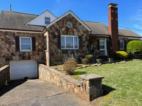 Beautiful 3 Bedroom Craftsman - Image 3