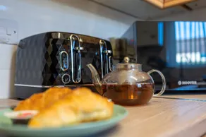Franklin House 2 bed, king bed, parkingx2, workspace, wi-fi, corporates - Image 3