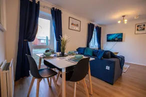 Franklin House 2 bed, king bed, parkingx2, workspace, wi-fi, corporates - Image 4