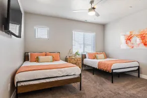 Zion Boho Escape & Private Hot tub! Sleeps 18 - Image 4