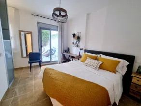 Apartment with pool and terrace | 2 desks - Image 3