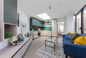 Cozy Leyton House with Garden and Small Terrace - Image 2