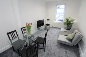 Belfast Cozy Home - Image 3