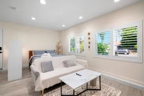 N 2 Units 2 Bedrooms with Pool - Image 5