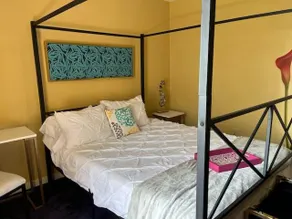 A Bliss of Color Townhouse - Image 3