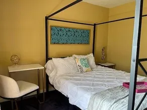 A Bliss of Color Townhouse - Image 5