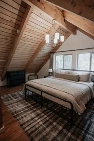 Luxurious & Spacious Gem: Steam Room, Deck, Cinema - Image 5