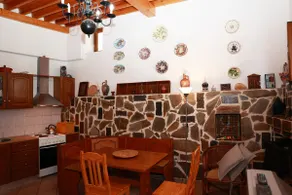 Traditional stone house - Image 5