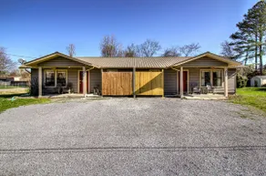 Jaxon's Mountain River Retreat w/Hot Tub, Arcade, 2 King Beds, Leather Recliners - Image 5