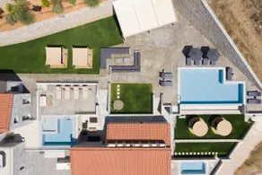 ViveVerde Villa, featuring 3 Pools - Walking distance to Beach & Shops, By ThinkVilla - Image 5