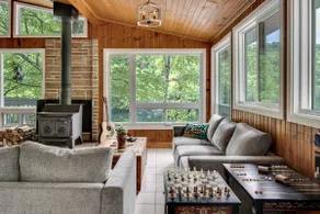 The Rockeries - Tranquil Lakefront Cottage - Image 3