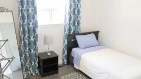 Richview Gardens Suite, Cozy 3 Bdr, free parking - Image 5