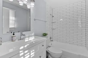 Charming Durham Retreat - Image 4