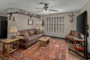 Bear's Den w/kitchen/ Pool/Fire pit/WIFI/ SmartTV - Image 2