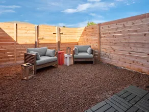 Cozy Loft Near Downtown - Pet Friendly - Parking - Image 4