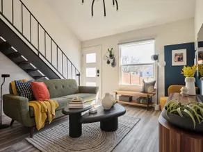 Cozy Loft Near Downtown - Pet Friendly - Parking - Image 2