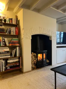 2-bed cottage nr Soho Farmhouse - Image 2