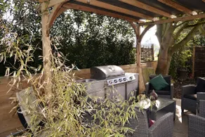 Wild Thyme Log Cabin with Private Hot Tub - Image 4