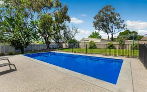 Clouston Cottage: Pet Friendly 3 BR & pool - Image 3