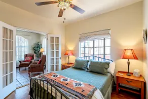 Mesquite Manor: Historic 3BD Home Near UofA & UMC - Image 3