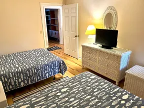 Clean Ocean Retreat with Beach Access - Image 4