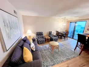 Clean Ocean Retreat with Beach Access - Image 3