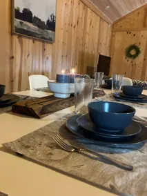Cozy waterfront pine cabin - Image 3