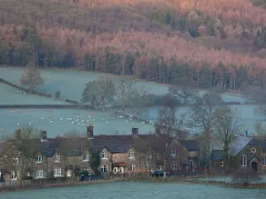 Beautiful 19th-Century Terraced Cottage - Image 3