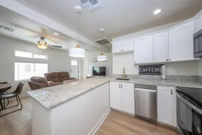 Gorgeous Guest House with Big Yard - Image 2