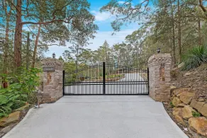 Stunning Peaceful Holiday Haven set on acreage with nearby Waterfall and Jacuzzi - Image 4