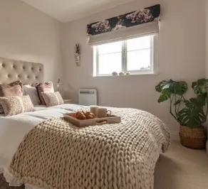 Stunning apt for 4, free parking, walk to Warwick - Image 2