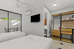 Set of 4 integrated suites - Image 2