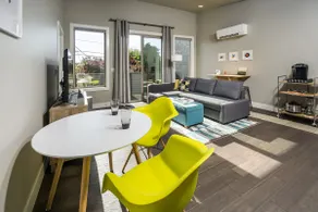 ★Modern Private 1BR★ Wi-Fi, W/D, AC, Kitchen, 2TVs - Image 4