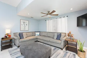 Spacious Pool Home, Outdoor Living, Great Hosts! - Image 4