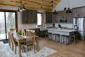 Lax Lake View Retreat - Image 4