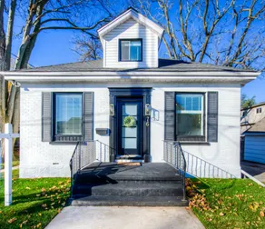 Insta-Worthy 4BR Downtown Getaway - Image 2