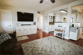 The Eight Country King Bed Home - Image 4