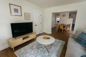 Modern & Spacious 2 Bedroom Home in Dayton - Image 2